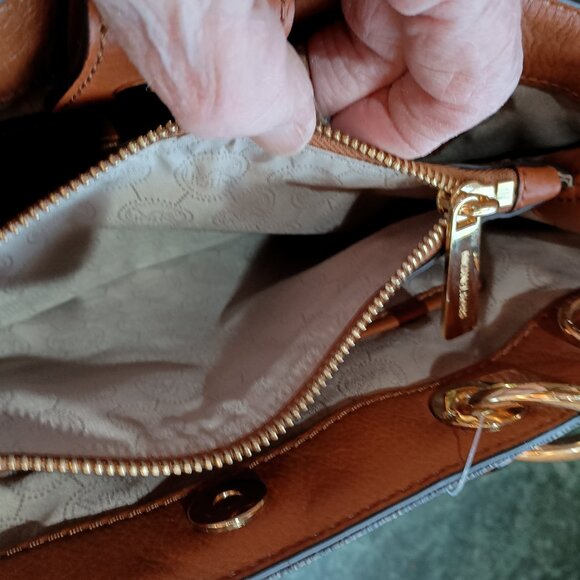 Michael Kors leather trimmed logo bag - Picture 10 of 10